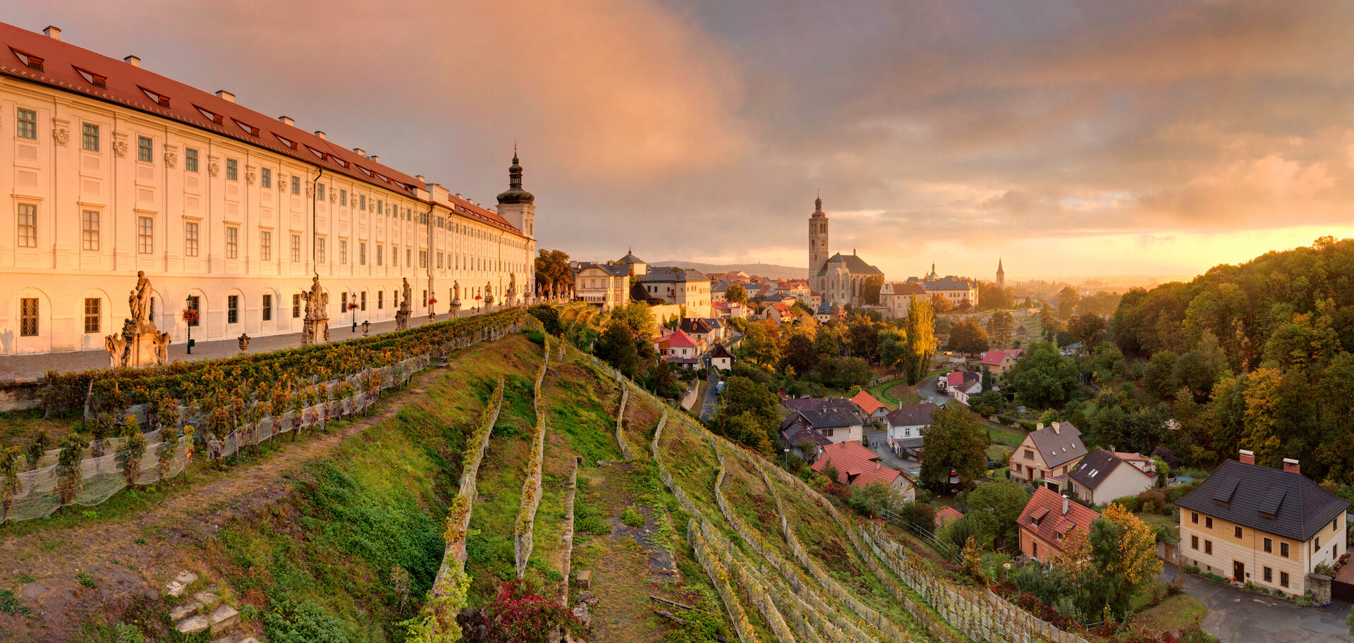 Blick auf Kutná Hora mit dem Dom der heiligen Barbara und dem Jesuitenkolleg